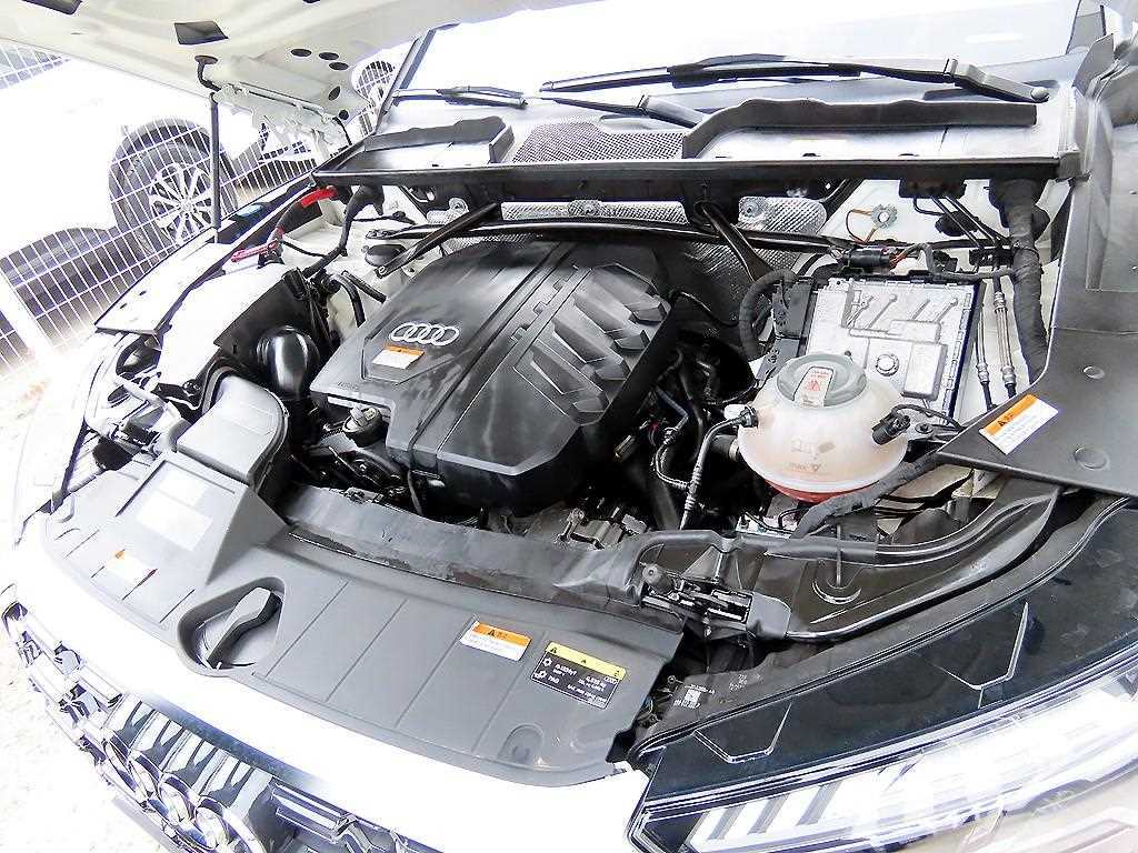 Audi Q5 — photo 19