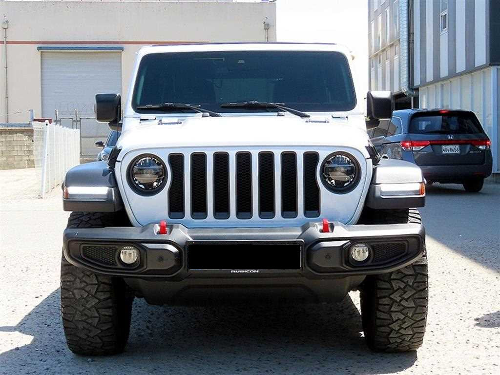 Jeep Wrangler — photo 01