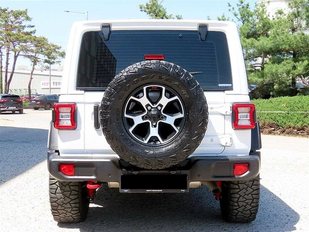 Jeep Wrangler — photo 04