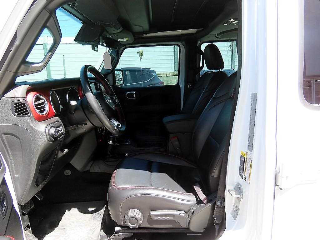 Jeep Wrangler — photo 05