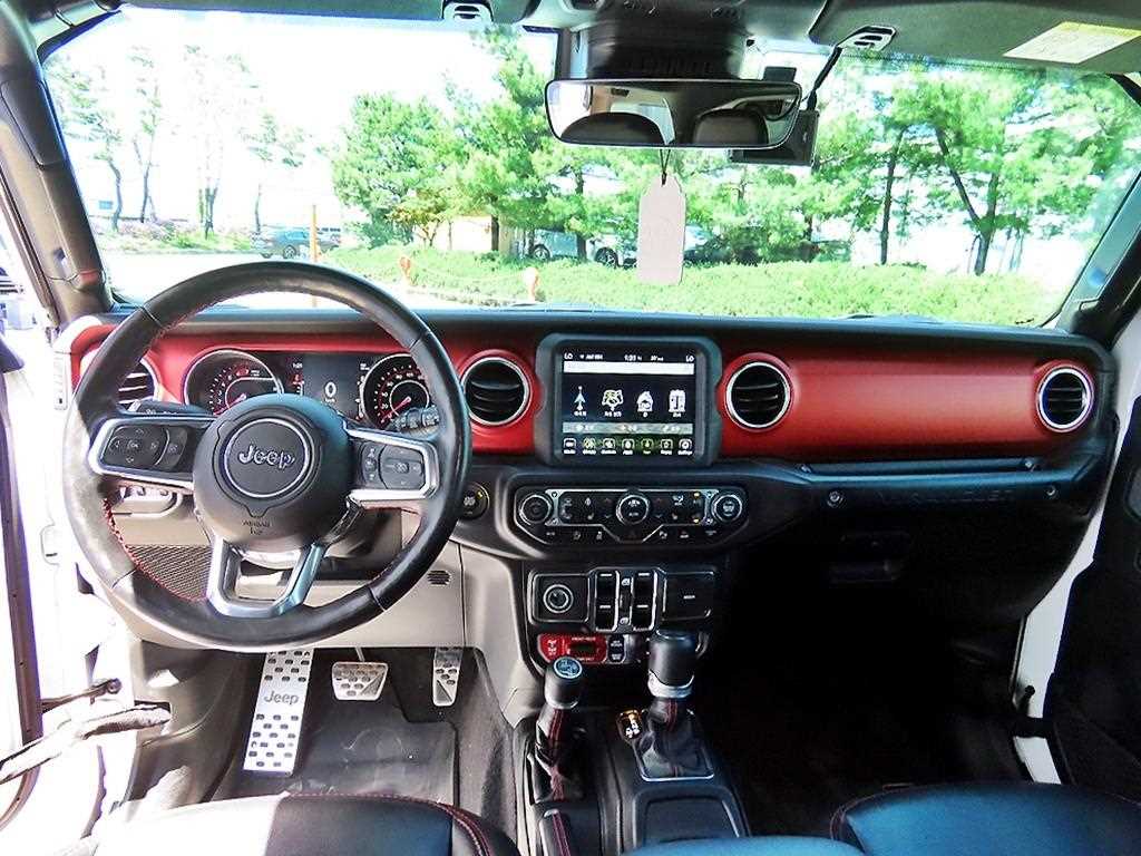 Jeep Wrangler — photo 07