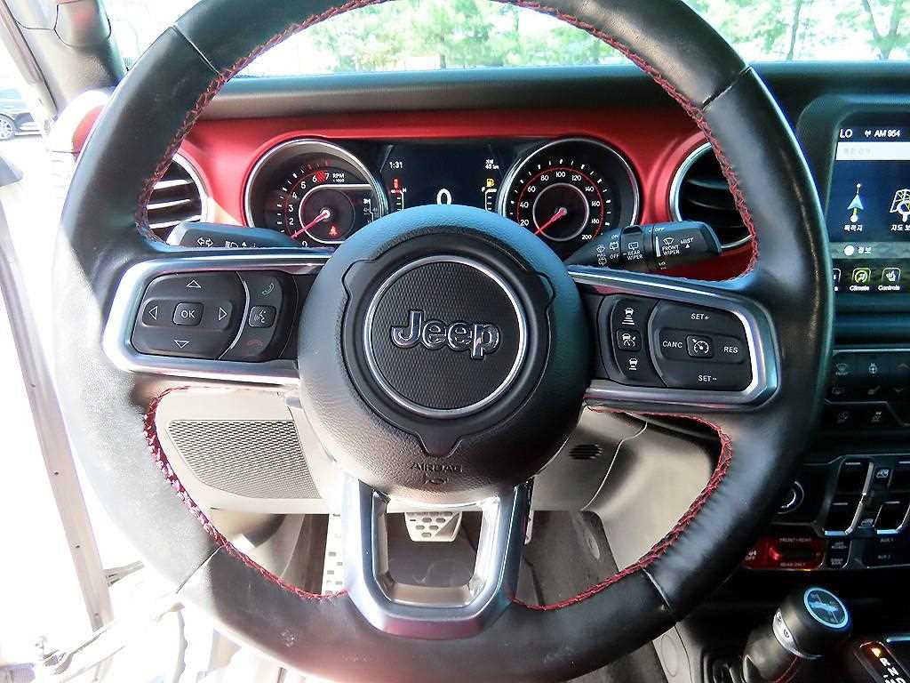 Jeep Wrangler — photo 08