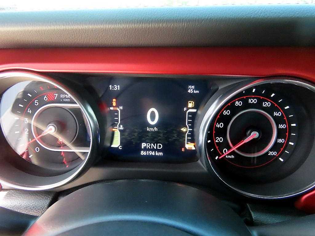 Jeep Wrangler — photo 09
