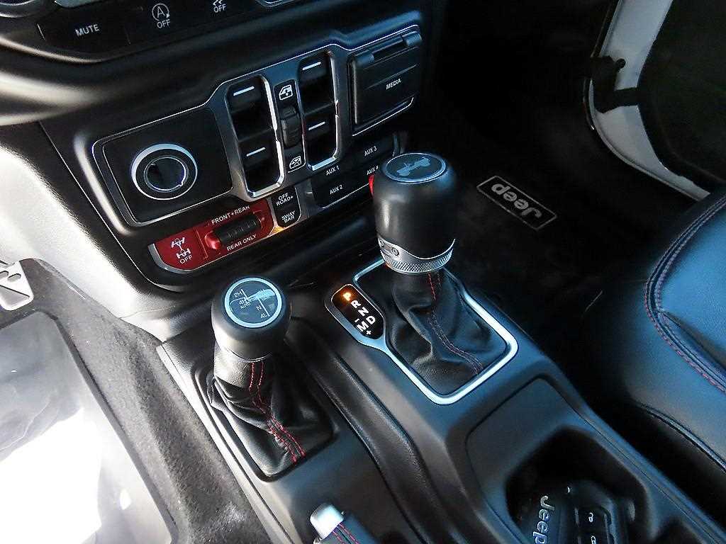 Jeep Wrangler — photo 10