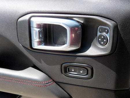 Jeep Wrangler — photo 11