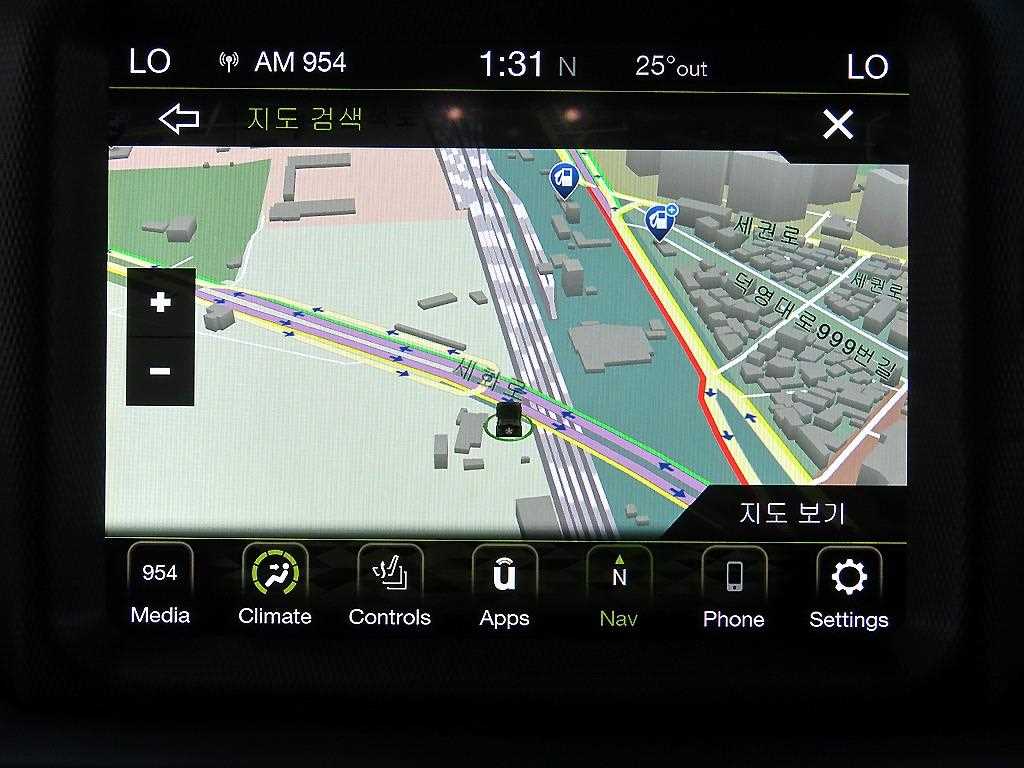 Jeep Wrangler — photo 13