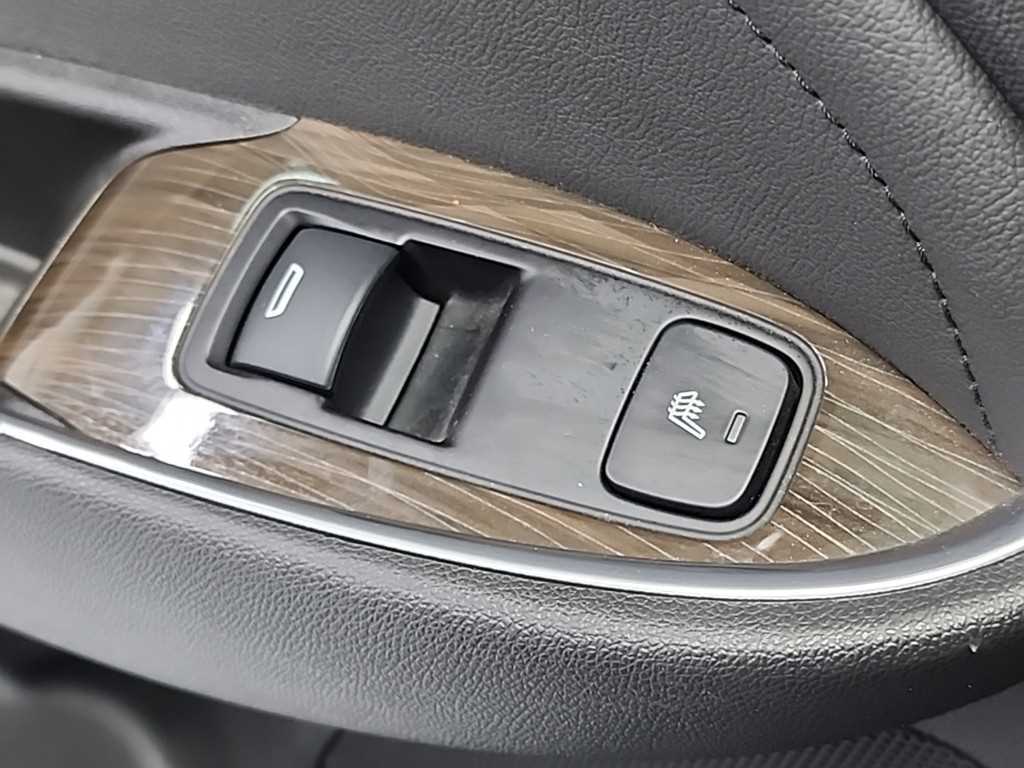 CHEVROLET Malibu — photo 14