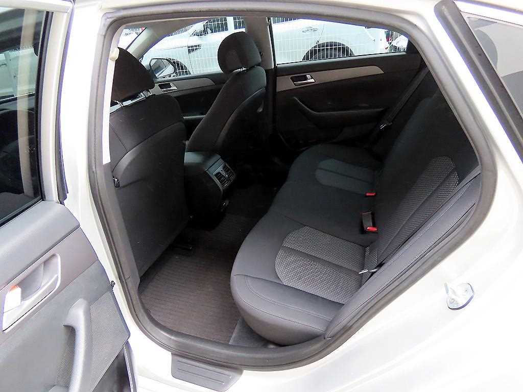Hyundai Sonata — photo 06