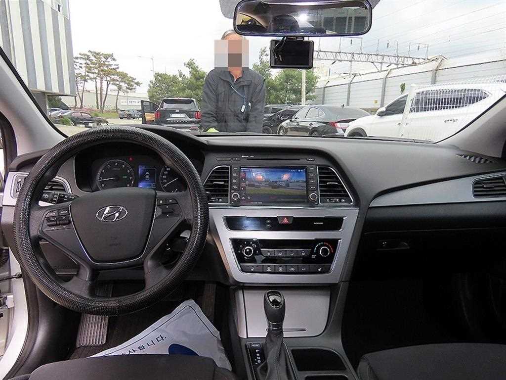 Hyundai Sonata — photo 07