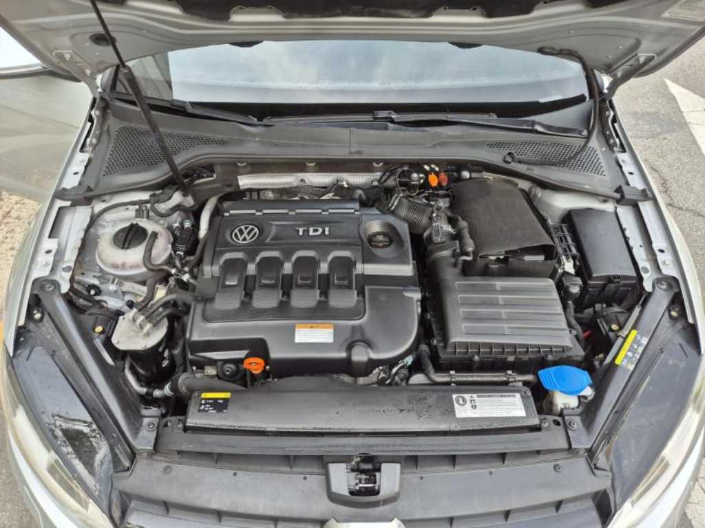 Volkswagen Golf — photo 08