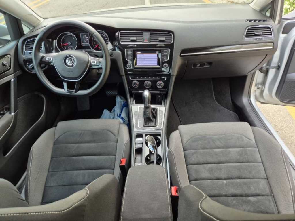 Volkswagen Golf — photo 10
