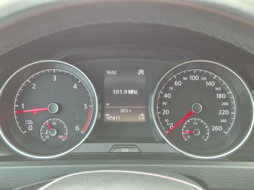 Volkswagen Golf — photo 15
