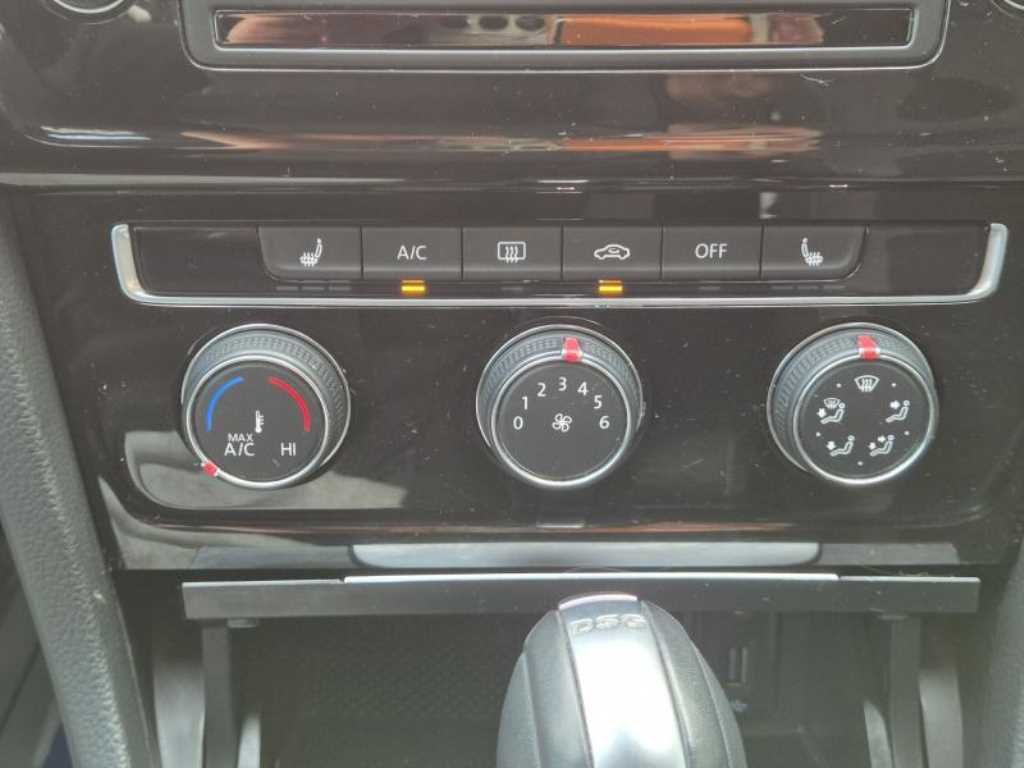 Volkswagen Golf — photo 19