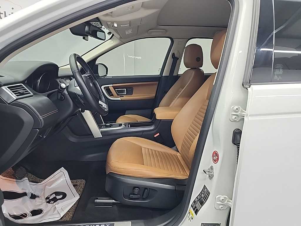 Land Rover Discovery Sport — photo 11
