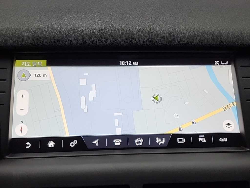 Land Rover Discovery Sport — photo 15