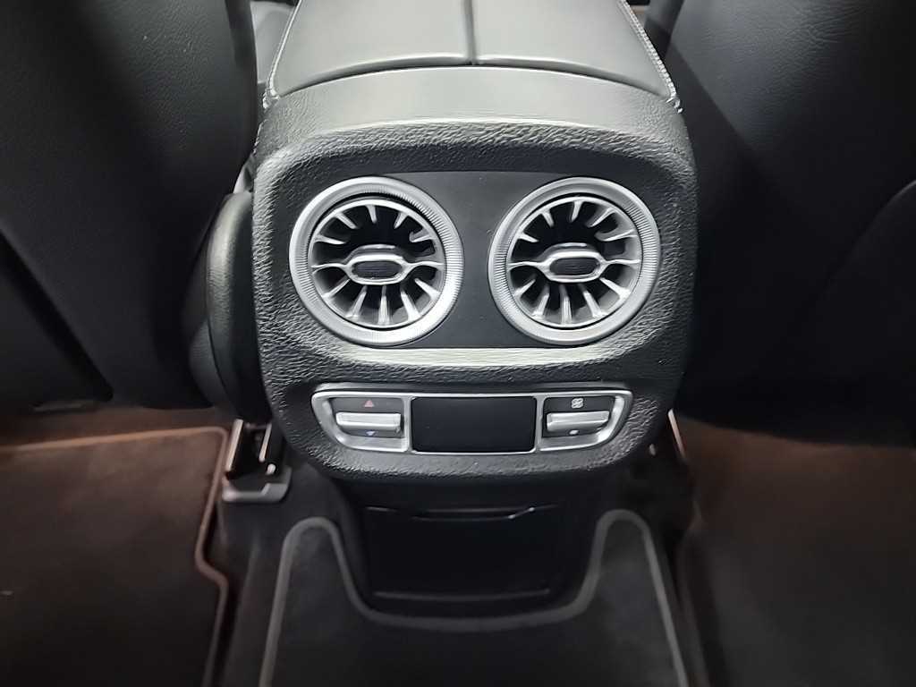 Mercedes-Benz G-Class — photo 13