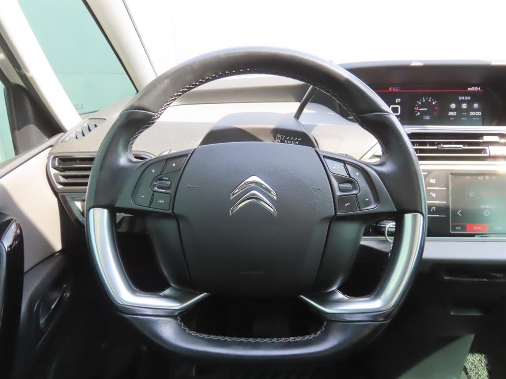 Citroen C4 Picasso — photo 10