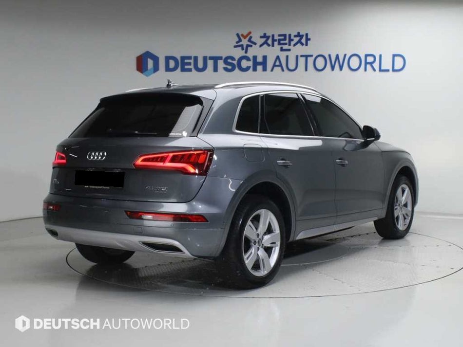 Audi Q5 — photo 02