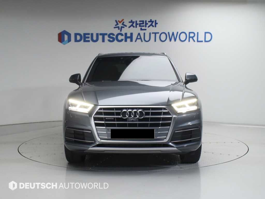 Audi Q5 — photo 03