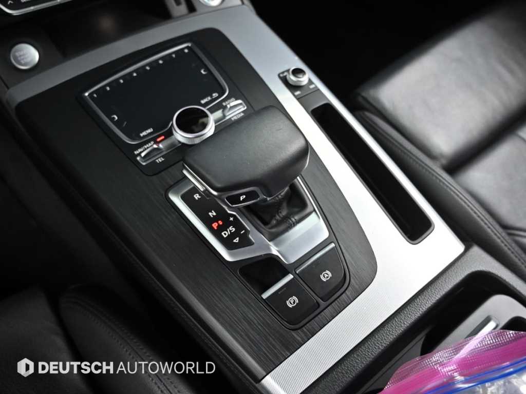 Audi Q5 — photo 09