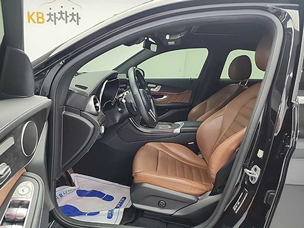Mercedes-Benz GLC-Class — photo 11