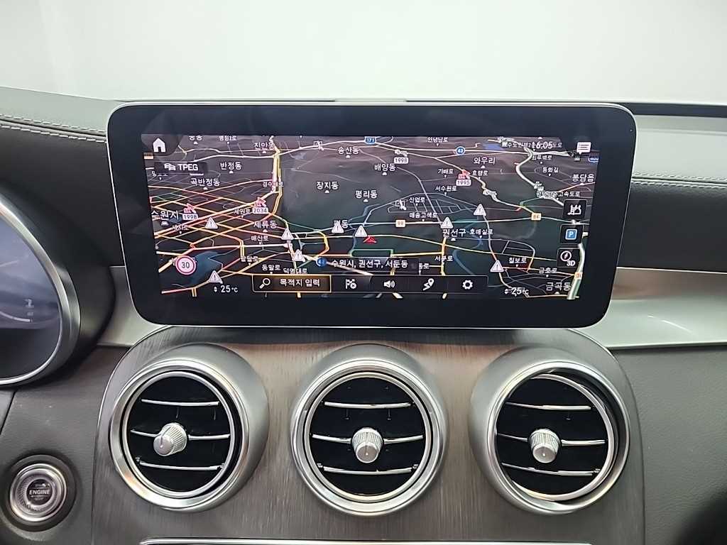 Mercedes-Benz GLC-Class — photo 16