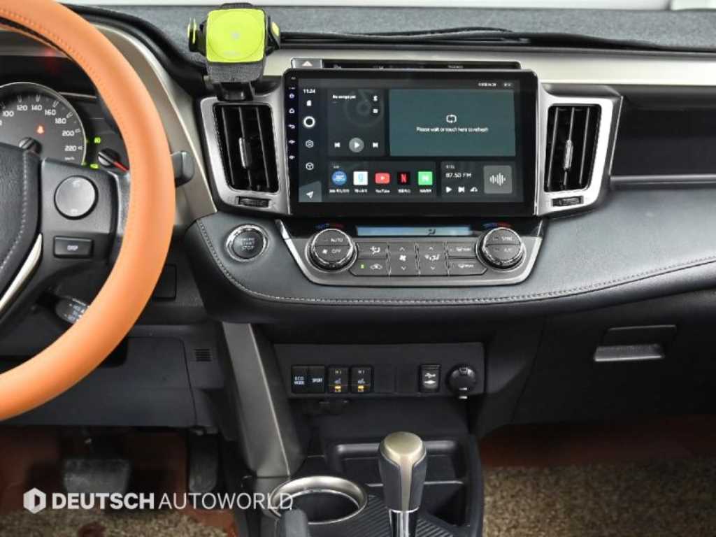Toyota RAV4 — photo 14