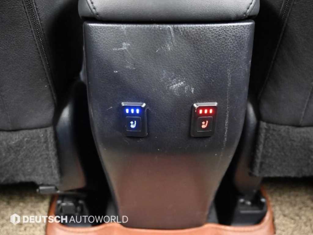 Toyota RAV4 — photo 16