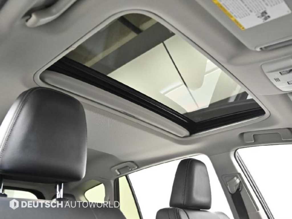Toyota RAV4 — photo 18