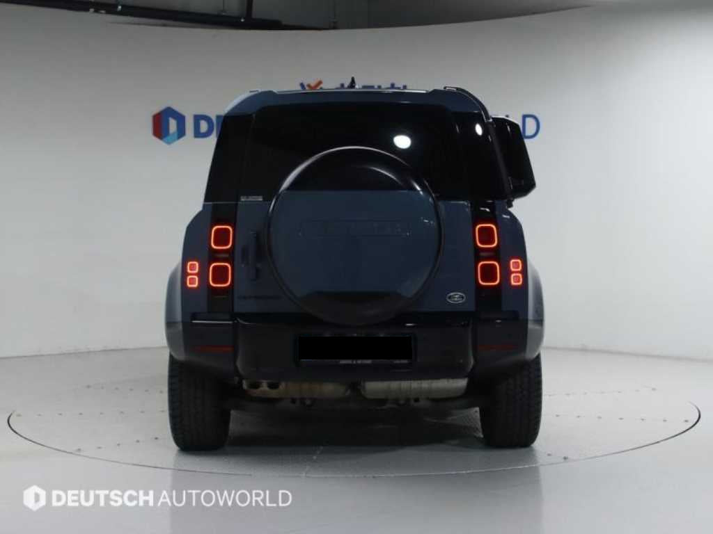 Land Rover Defender — photo 04