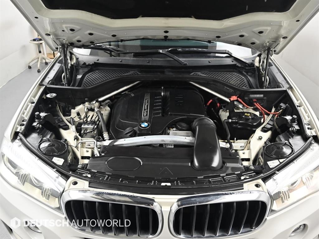 BMW X5 — photo 06