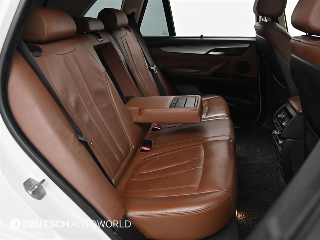 BMW X5 — photo 12