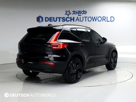 Volvo XC40 — photo 02