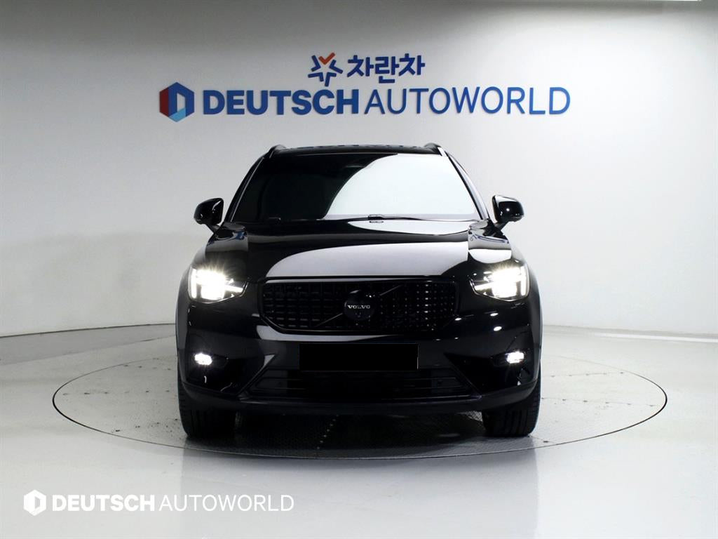 Volvo XC40 — photo 03