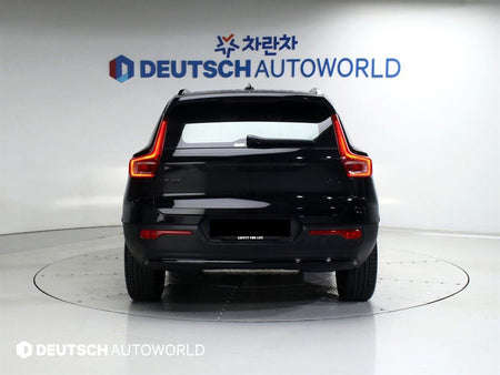 Volvo XC40 — photo 04