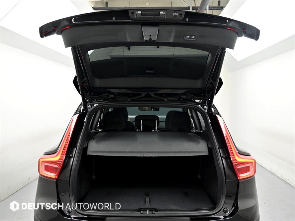 Volvo XC40 — photo 05
