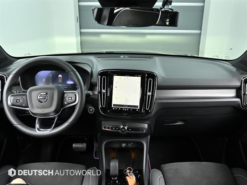 Volvo XC40 — photo 08