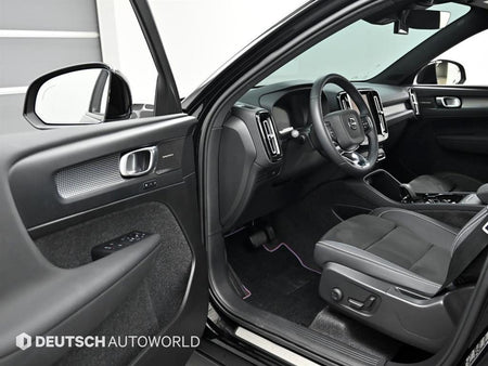 Volvo XC40 — photo 09