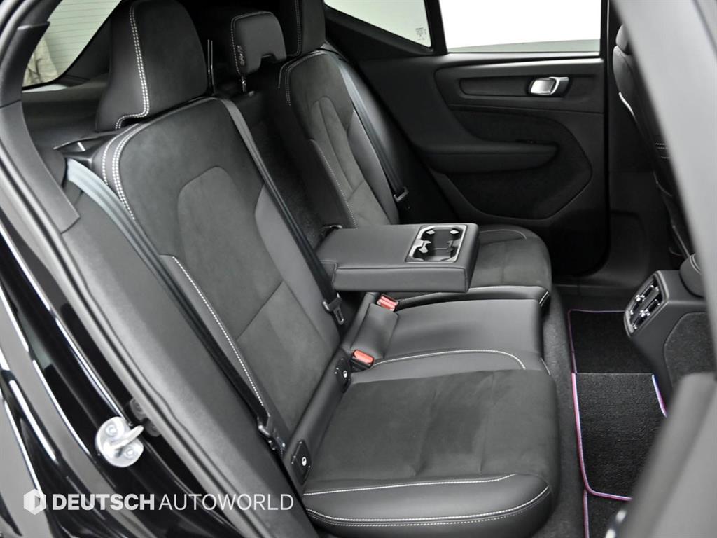 Volvo XC40 — photo 11