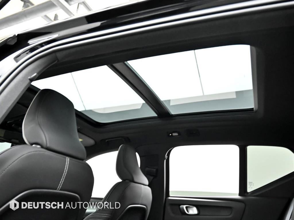 Volvo XC40 — photo 12
