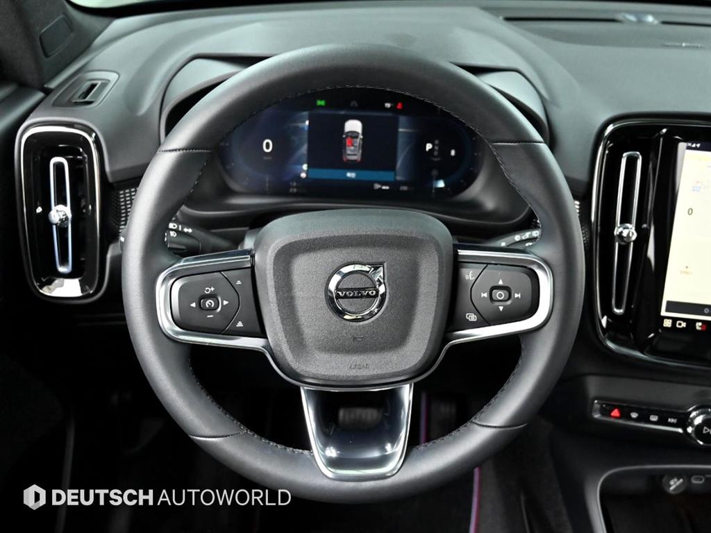 Volvo XC40 — photo 14