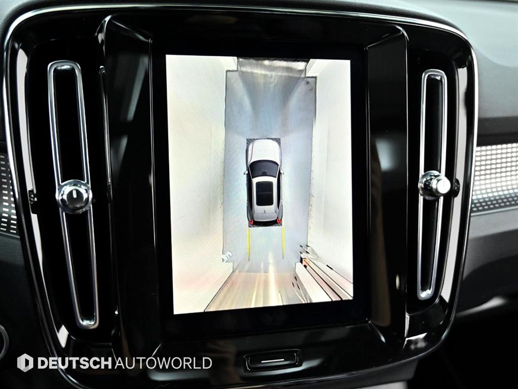 Volvo XC40 — photo 17