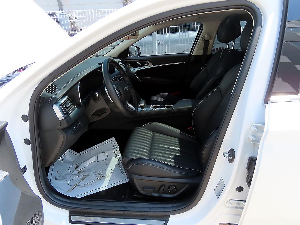 Genesis G70 — photo 05