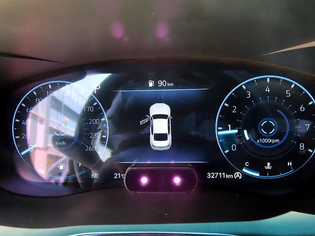 Genesis G70 — photo 09