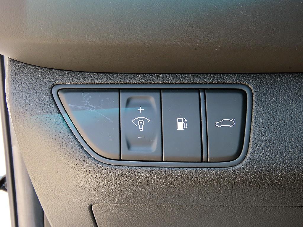 Genesis G70 — photo 12