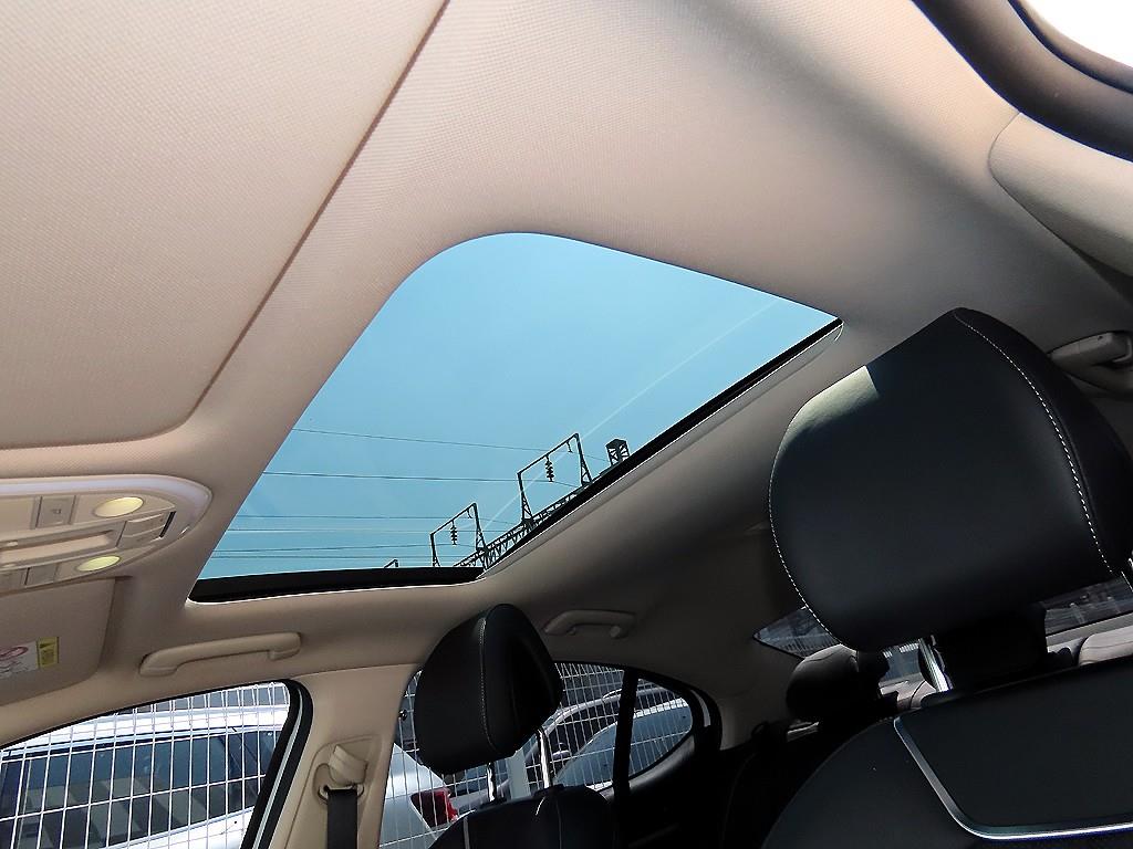 Genesis G70 — photo 18