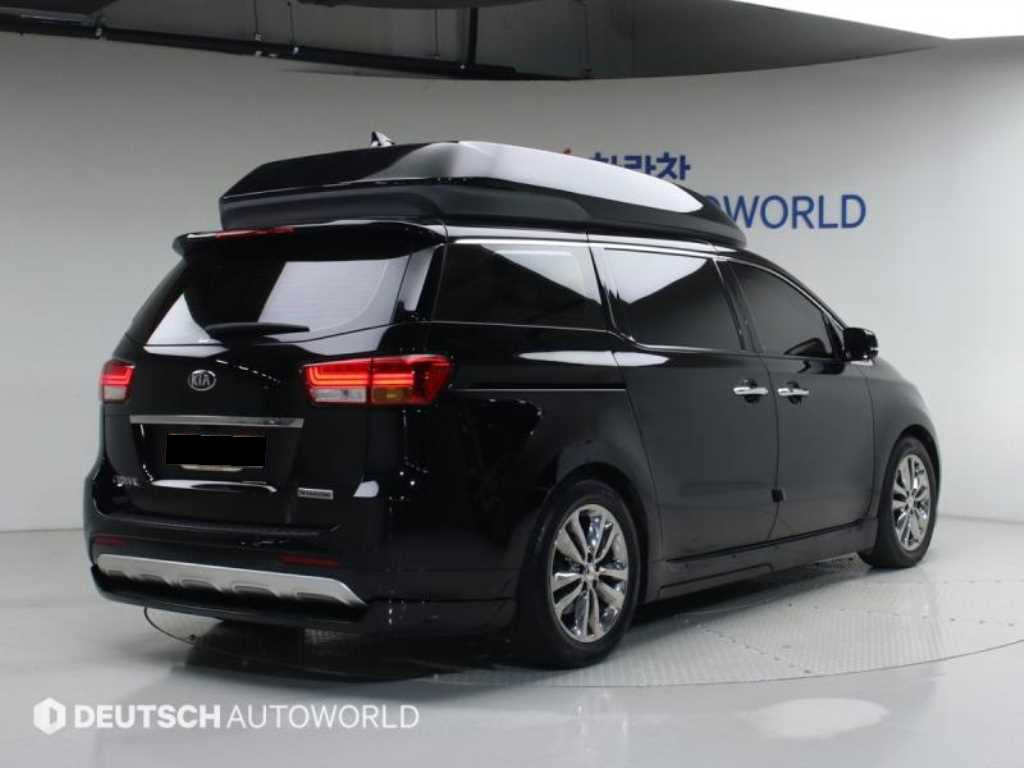Kia Carnival — photo 02