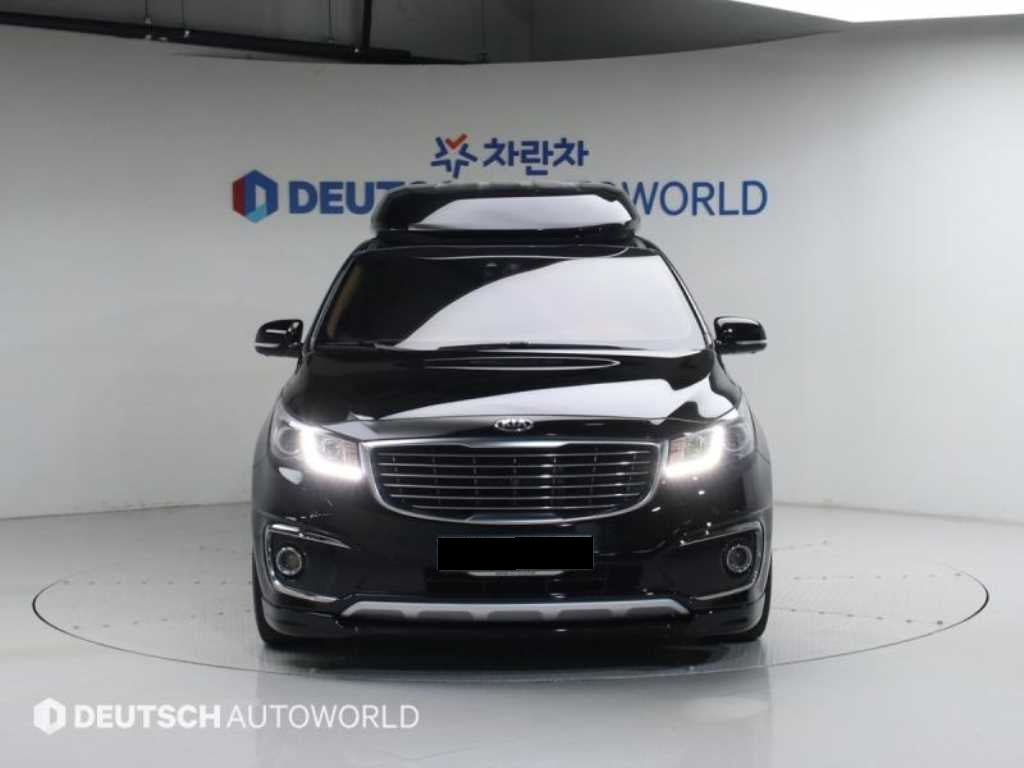 Kia Carnival — photo 03