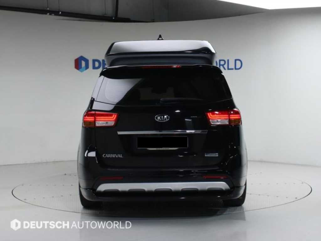 Kia Carnival — photo 04