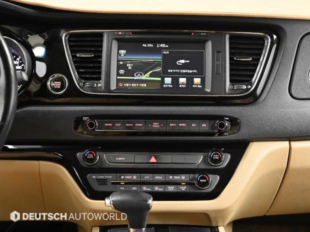 Kia Carnival — photo 14